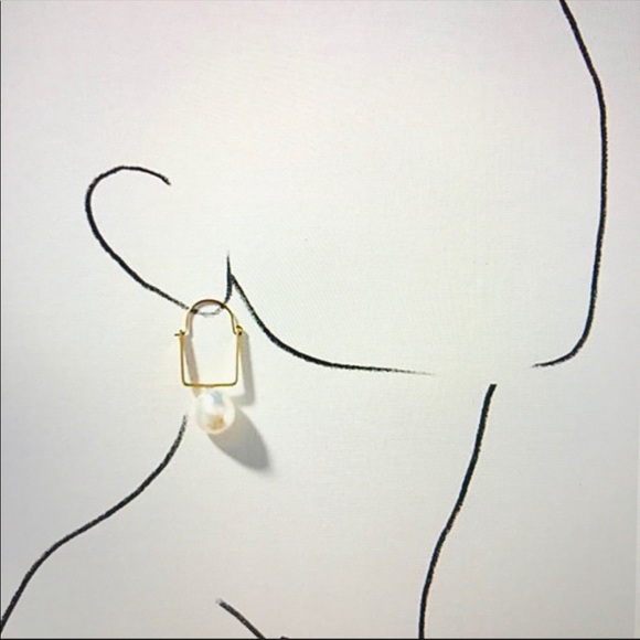 Anthro Baroque Natural Pearl Earrings in Silver - Picture 4 of 4